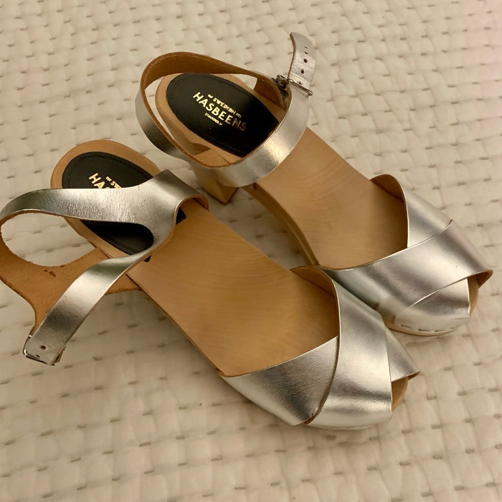 NWOT Swedish Hasbeens Silver Women's Sandals size 38